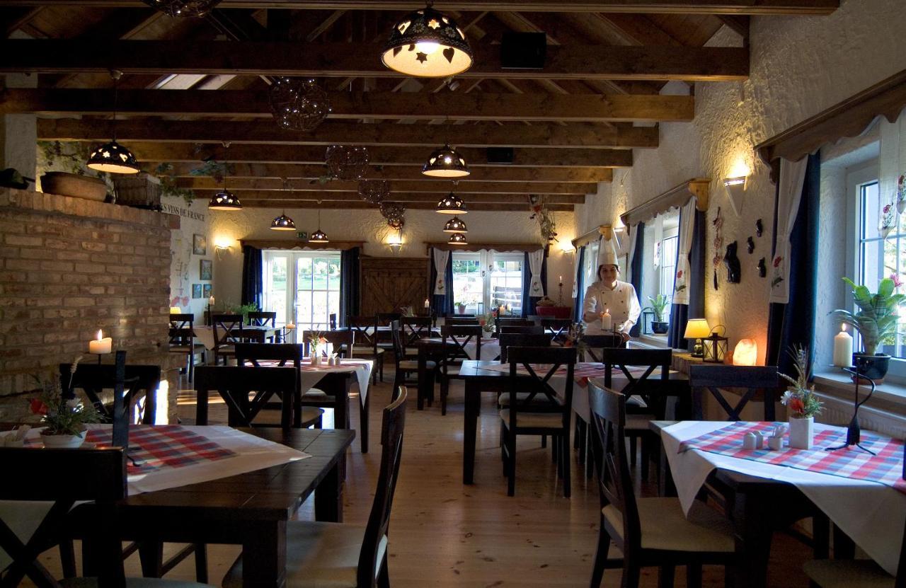 Logis L Auberge Gutshof Bischofswerda Buitenkant foto