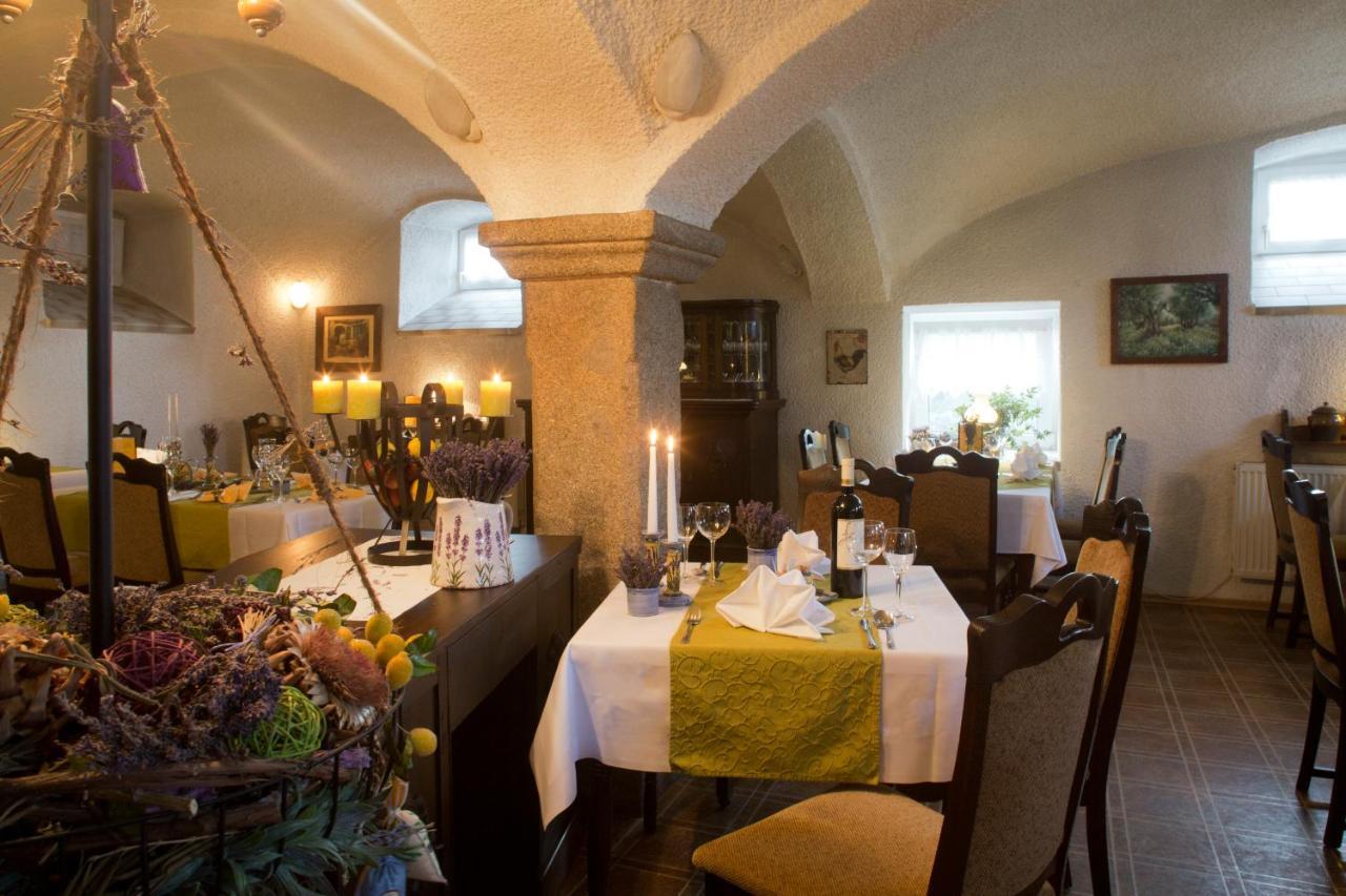 Logis L Auberge Gutshof Bischofswerda Buitenkant foto