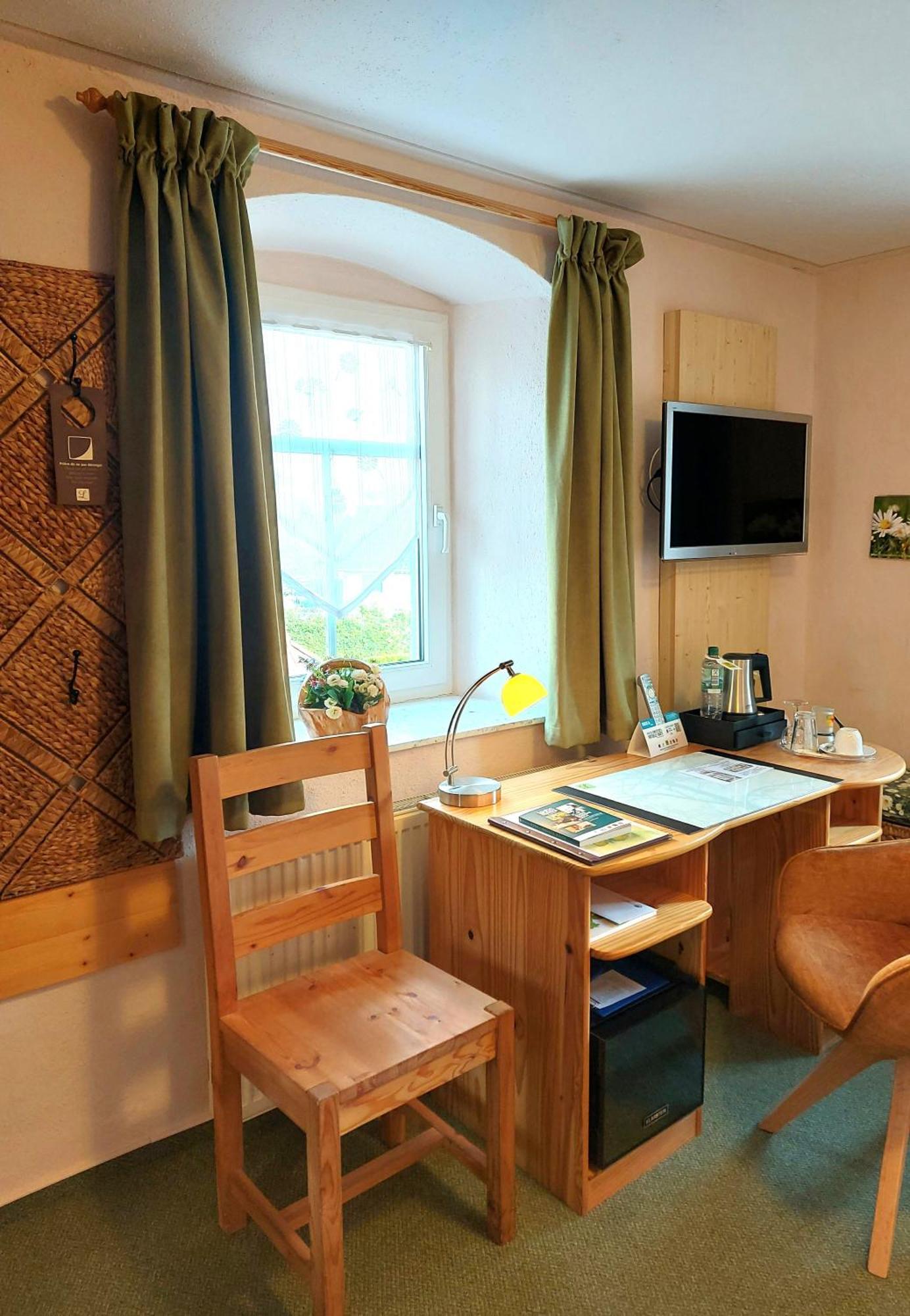 Logis L Auberge Gutshof Bischofswerda Buitenkant foto