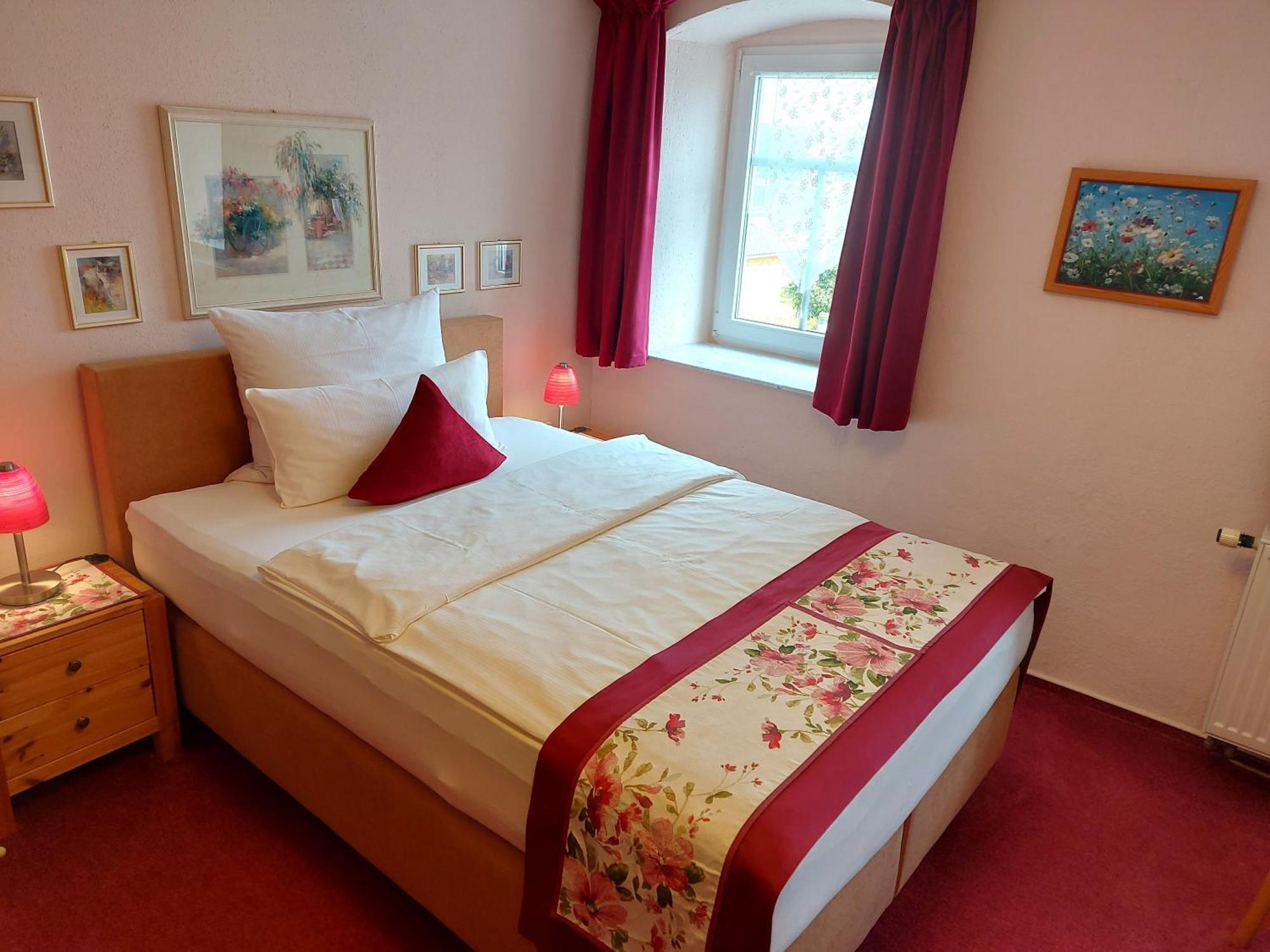Logis L Auberge Gutshof Bischofswerda Buitenkant foto