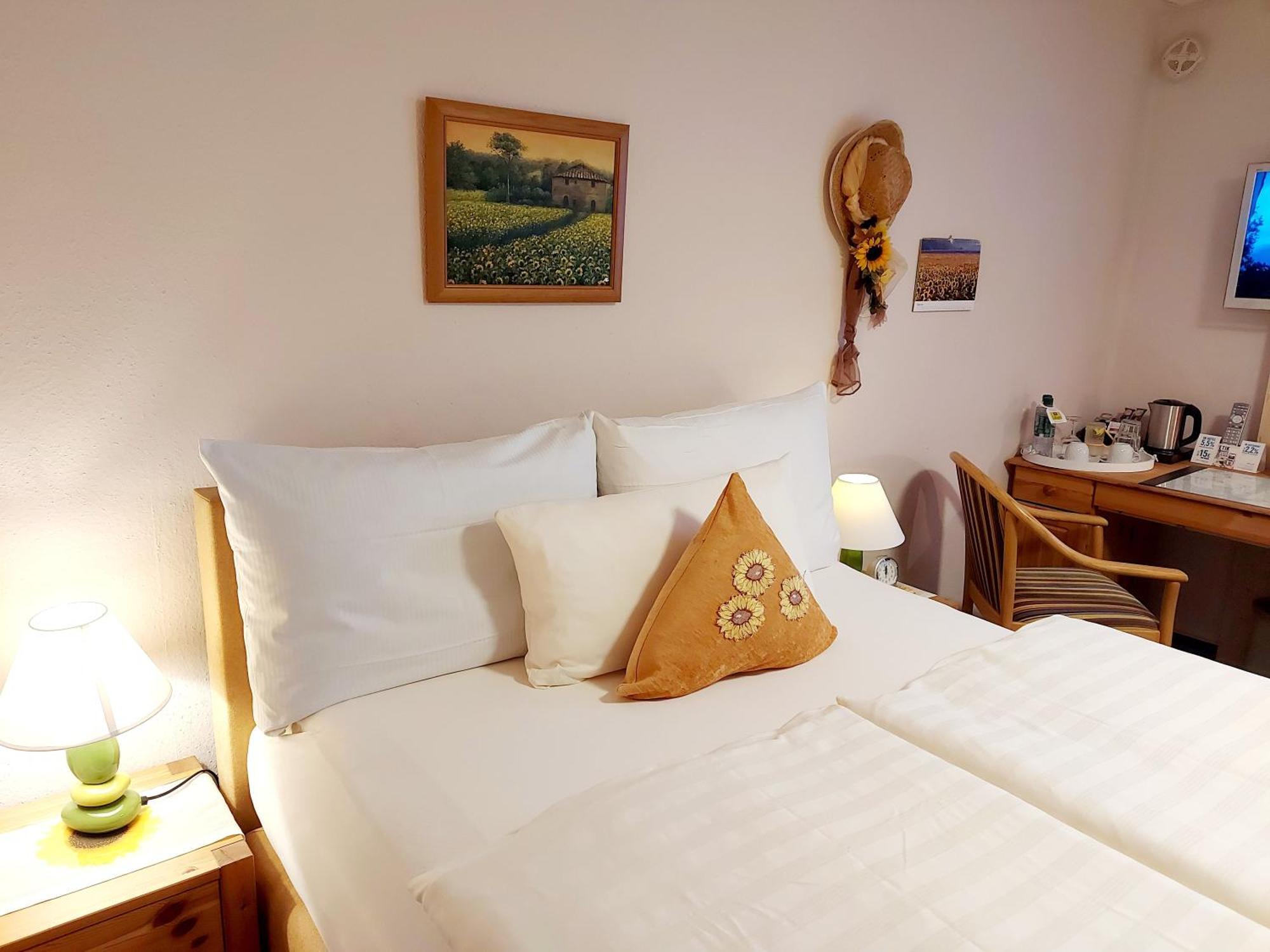 Logis L Auberge Gutshof Bischofswerda Buitenkant foto