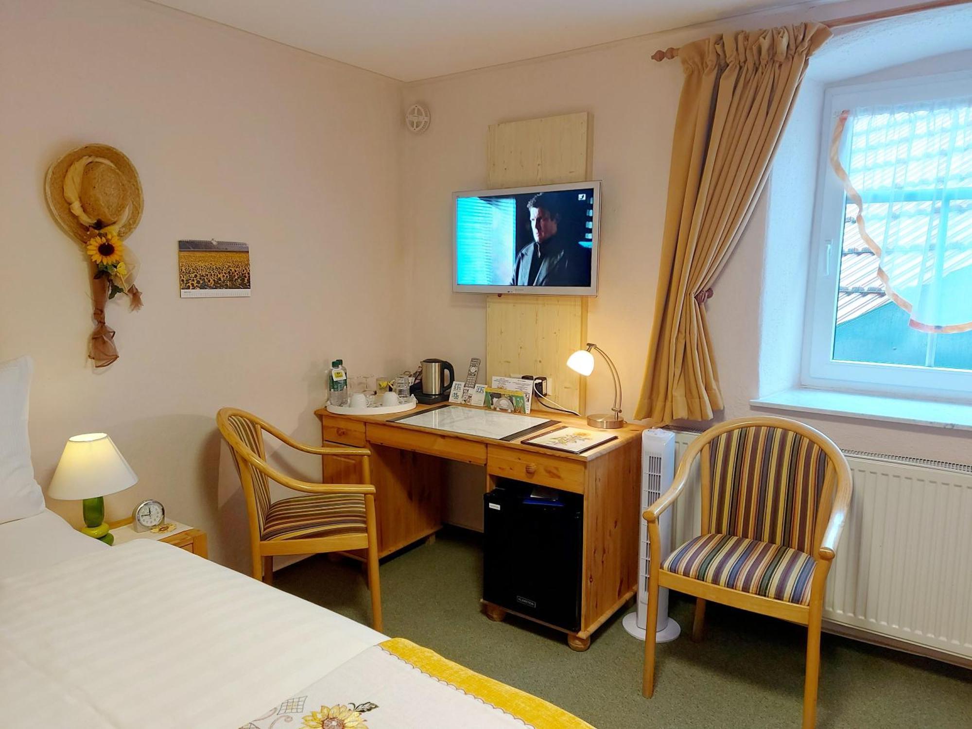Logis L Auberge Gutshof Bischofswerda Buitenkant foto